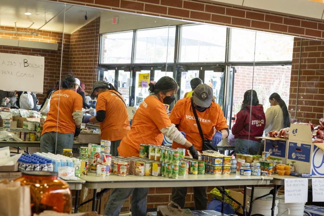 Amazon employees volunteering to support communities impacted by LA wildfires