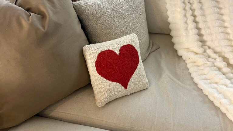 An image of a Valentine’s Day product available on Amazon recommended by lifestyle influencer Ashlan Sorenson.