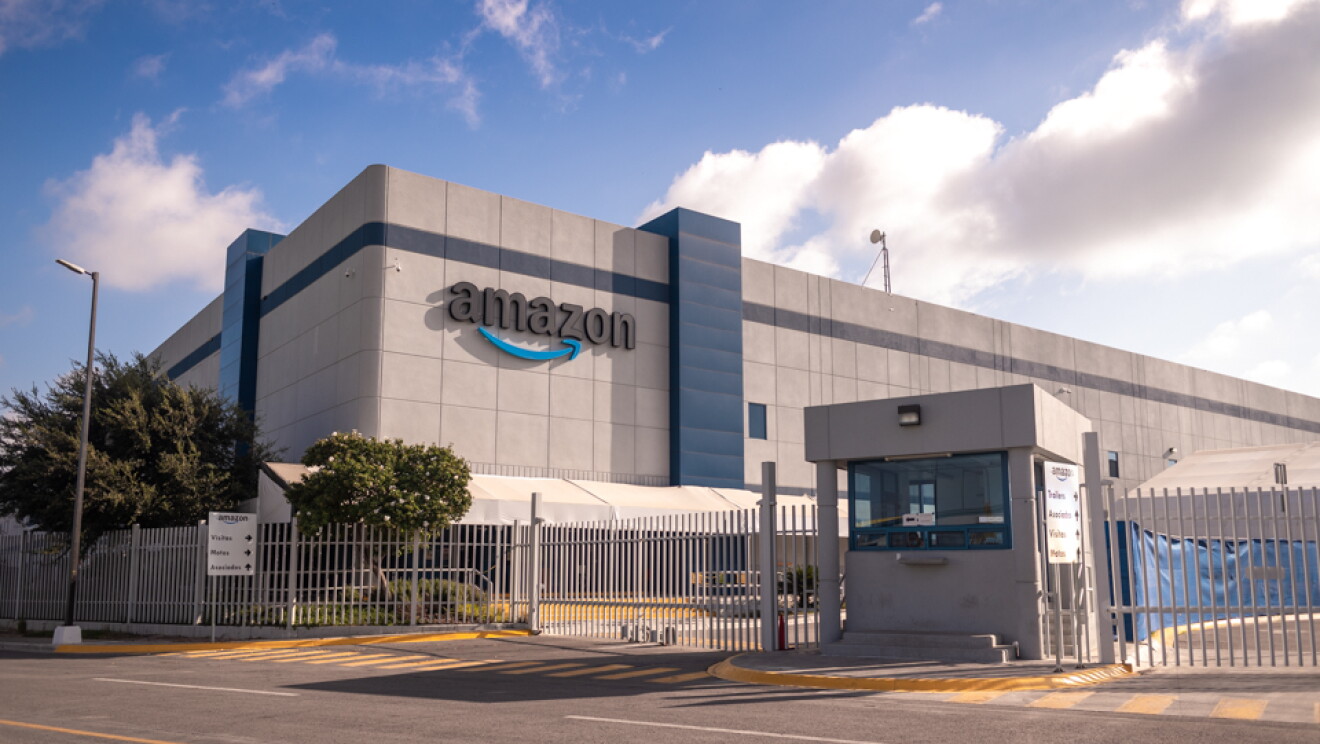 Una imagen de un centro de envío de Amazon en México. 