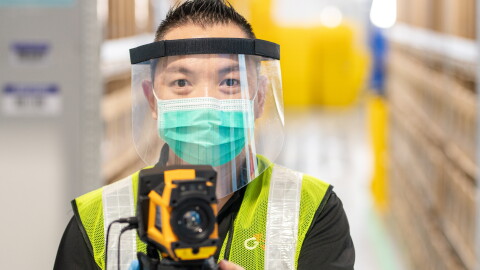 Amazon Singapore employee with safety measure in our fulfillment centre