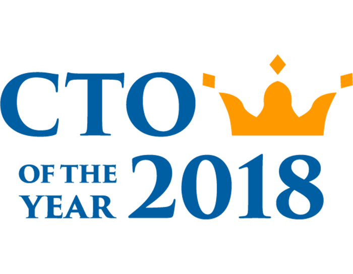 白い背景に青字で「CTO of the year 2018」。CTOだけ上の行で、右側にオレンジ色の王冠アイコン。