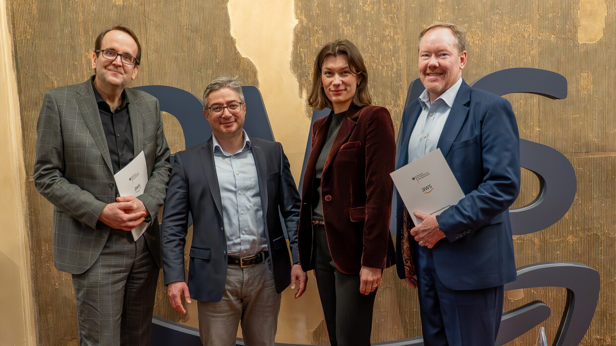 Unterzeichnung einer Veranstaltung des BSI und der AWS