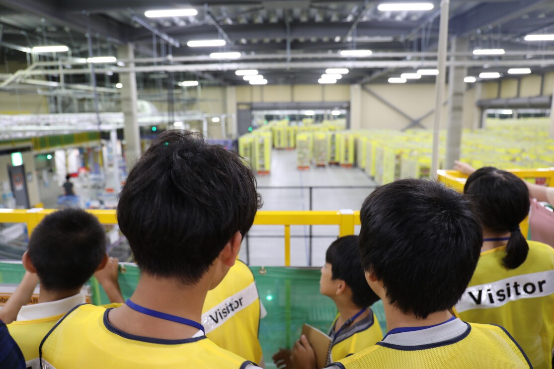 アマゾンがNPO法人キッズドアの子どもたちを
川崎フルフィルメントセンターに招待
