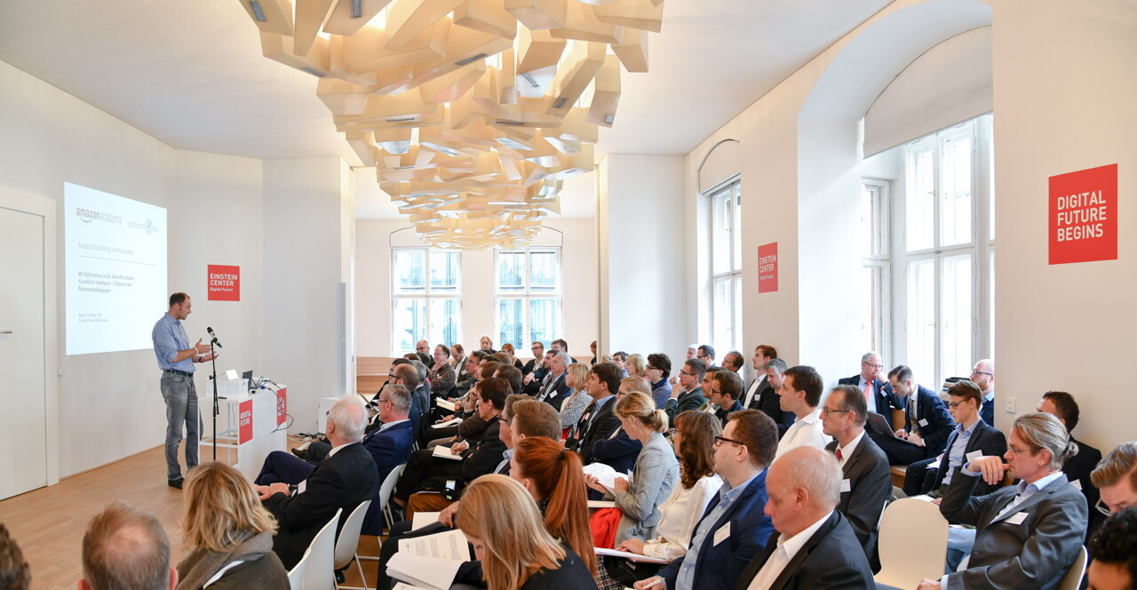 Ralf Herbrich, Director Machine Learning bei Amazon, spricht auf der Amazon Academy on Innovation.