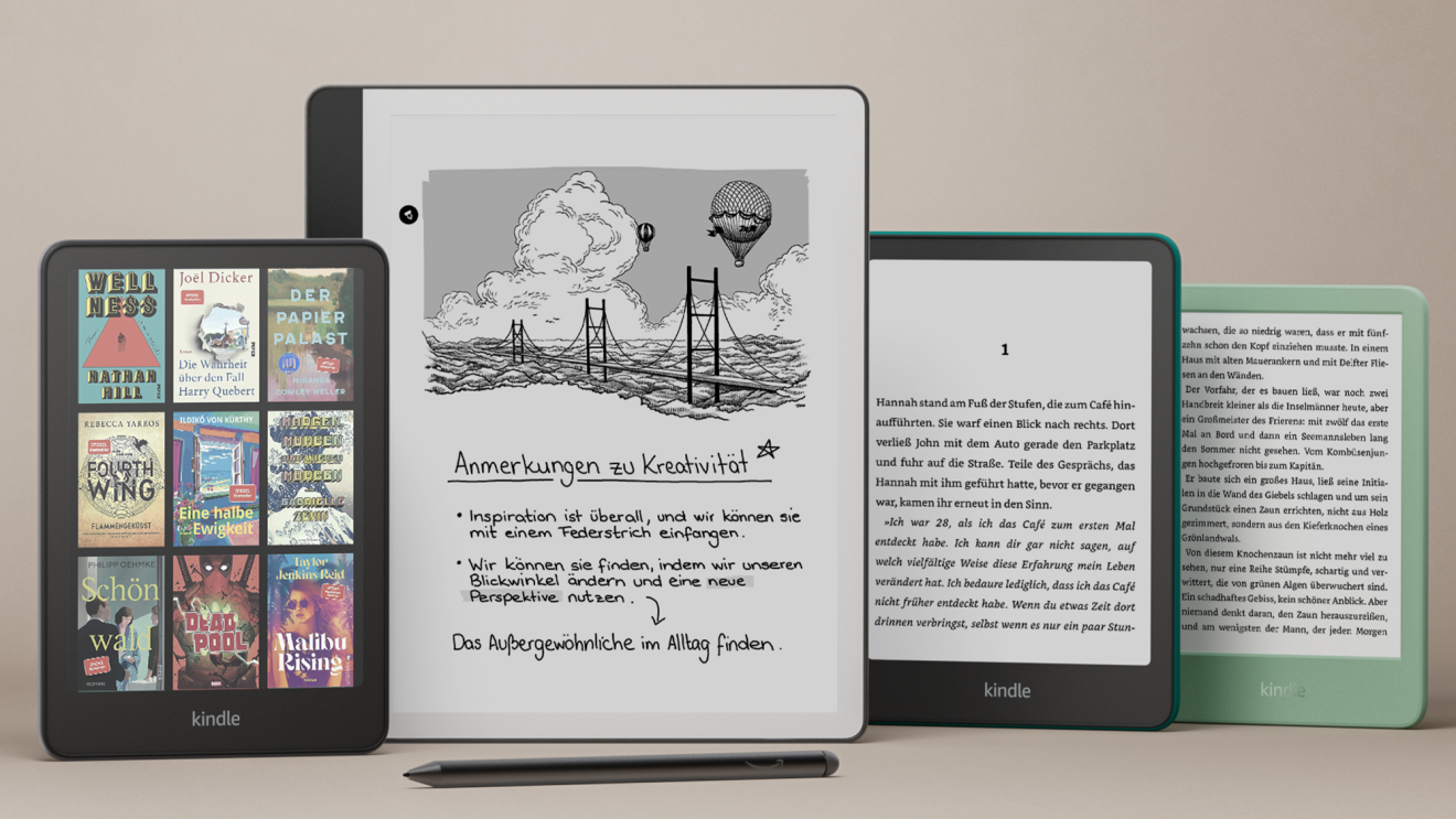 Vier Kindle-Modelle nebeneinander, darunter ein Kindle Colorsoft, ein Kindle Scribe, ein klassischer Kindle und ein Kindle Paperwhite.