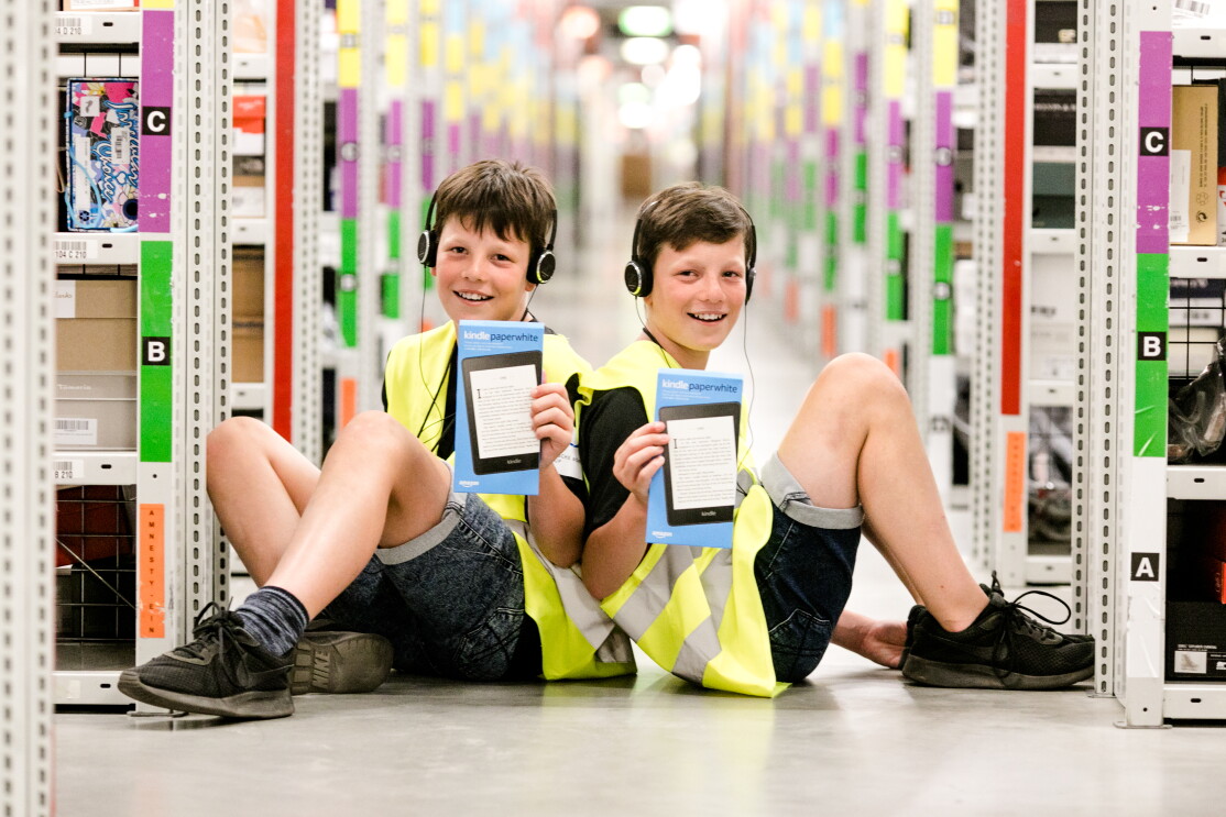 Amazon sieht doppelt: Wer ist der 10.000 Besucher in den Logistikzentren?