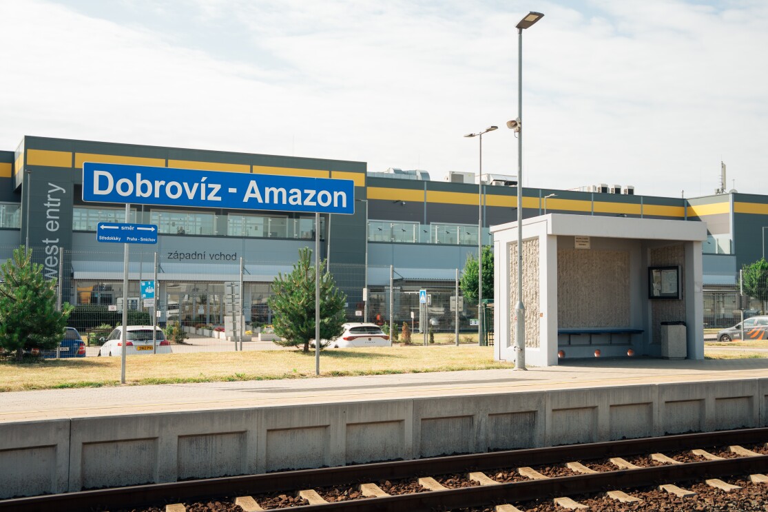 Logistics center in Dobroviz Czech Republic - Amazon celebrates 10 years 