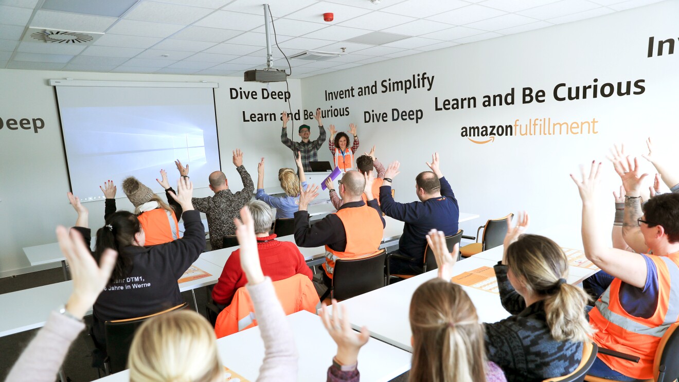 Menschen mit Behinderungen bei Amazon