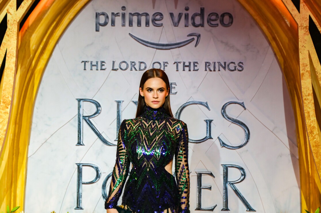 Ema Horvath who plays Eärien in the new series