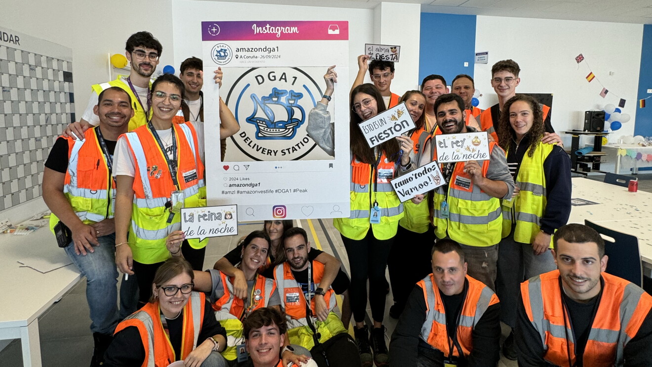 Primer día de la estación logística de Amazon en Cambre (A Coruña)