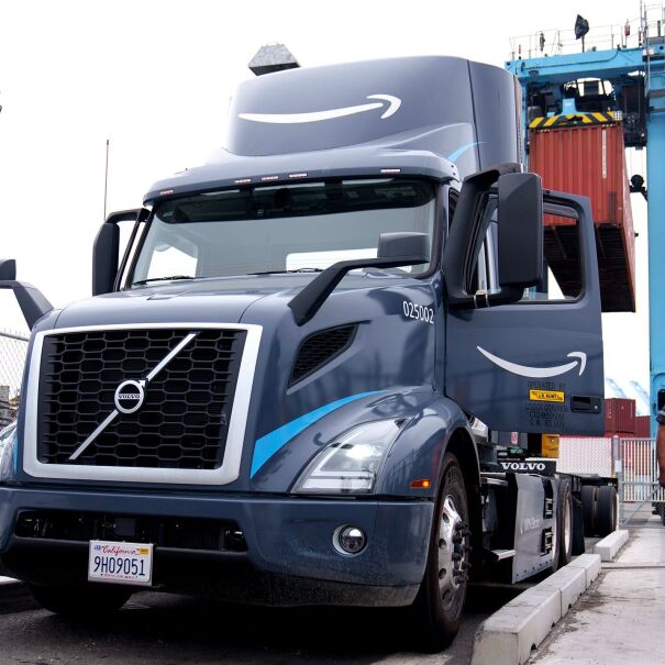 An image of Amazon's heavy-duty electric truck.