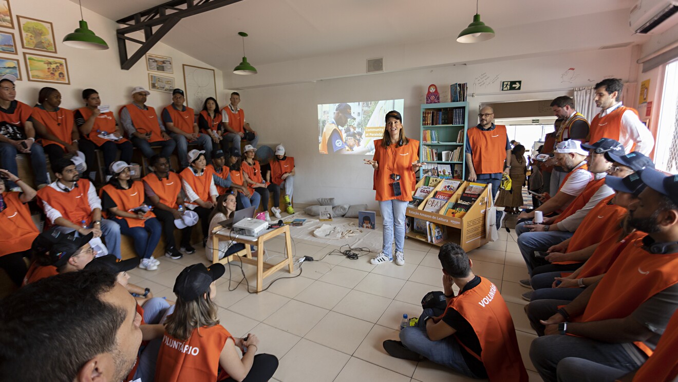 Voluntários da Amazon em Paraisópolis