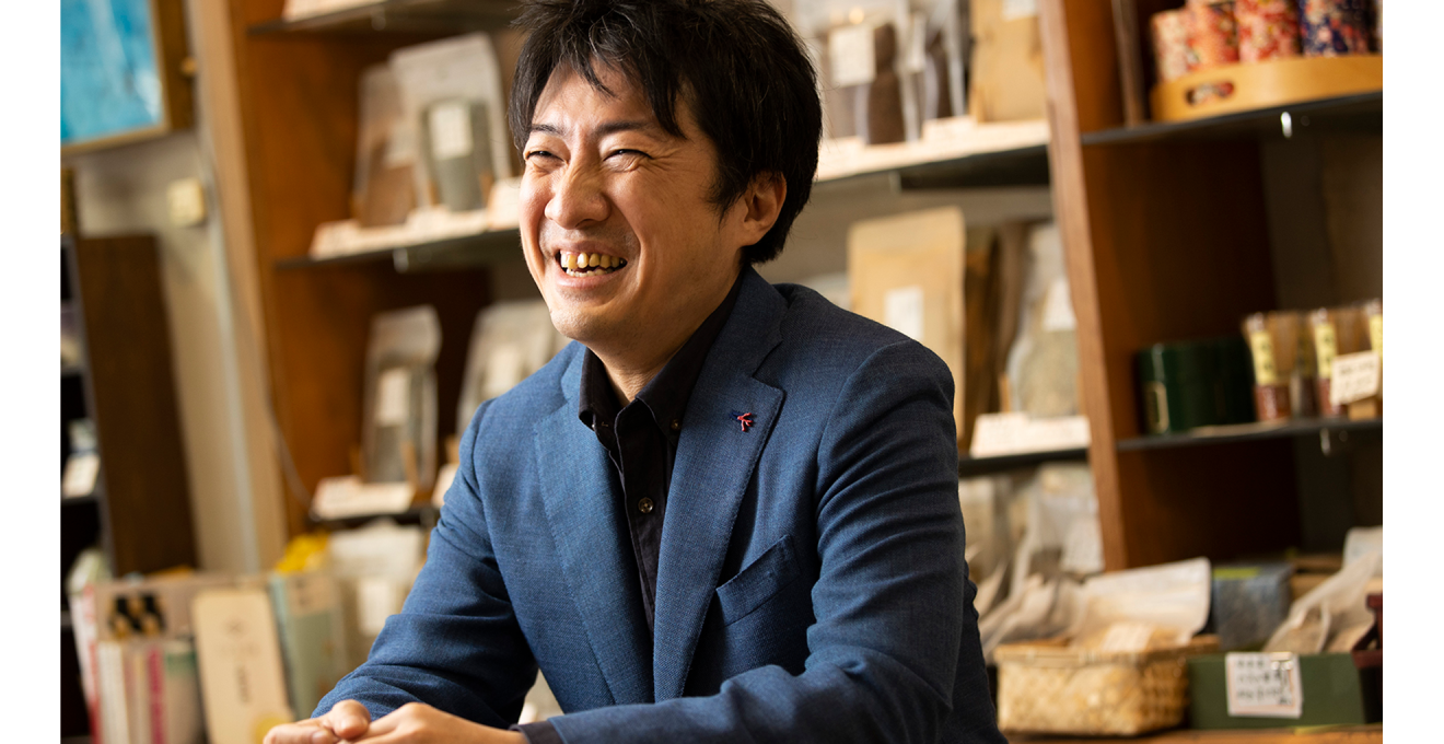 笑顔の川井さんの写真