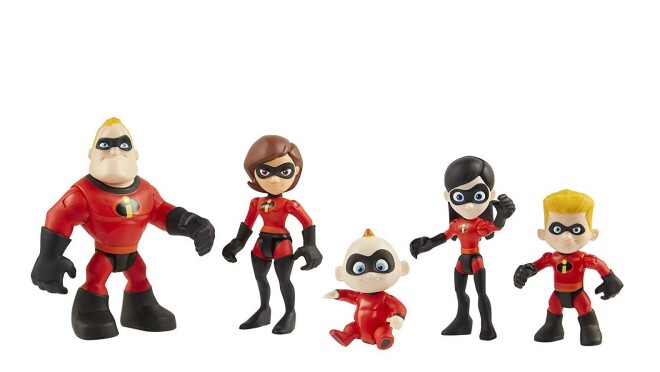 组poseable数据从超人特攻队2电影,包括Elastigirl,令人难以置信的先生,紫罗兰,破折号,jack jack。