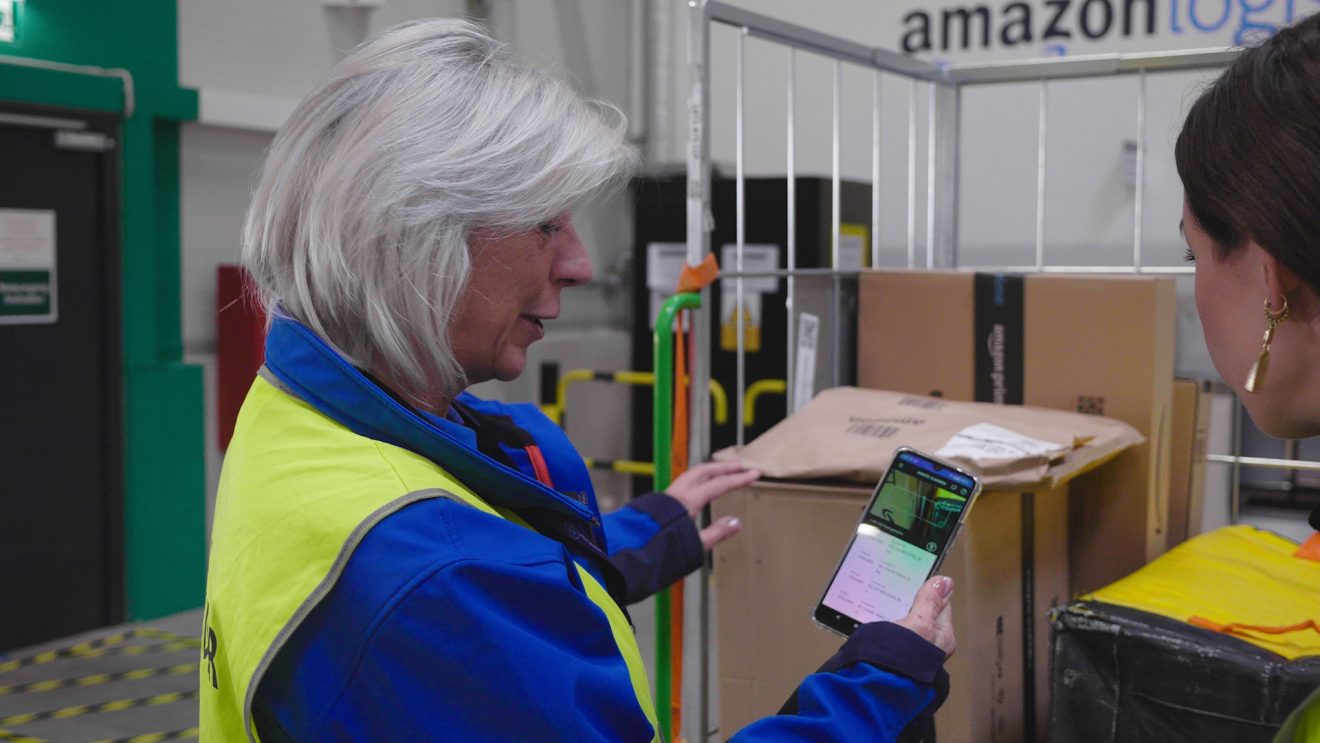 Amazon Lieferpartner bild mit Claudia
