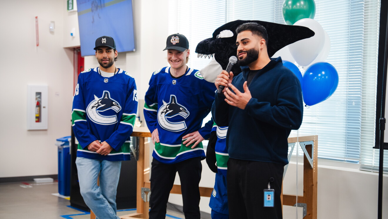 Amazon x Canucks 5