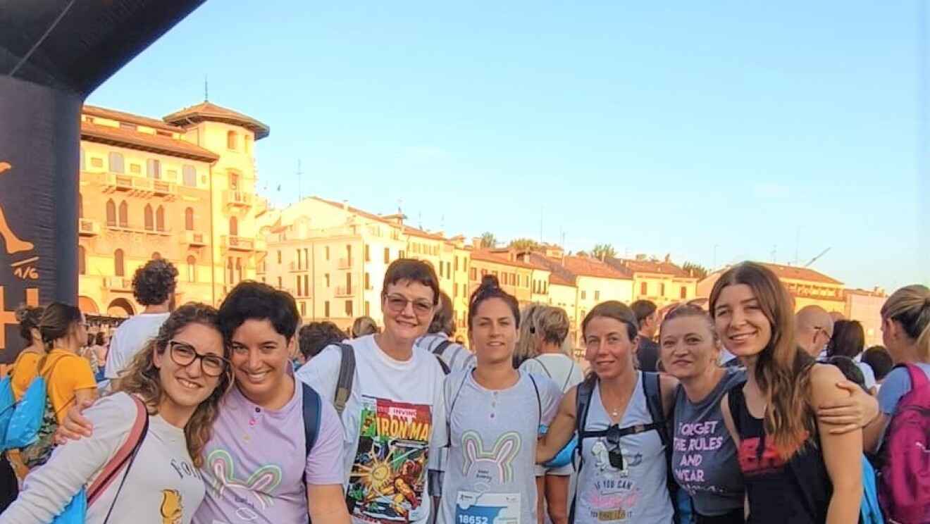 amazon employees doing the Pigiama Run for Goes Gold