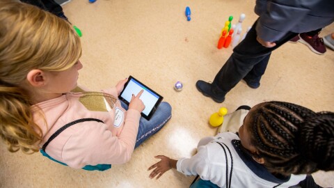Laboratorio di programmazione in una scuola.