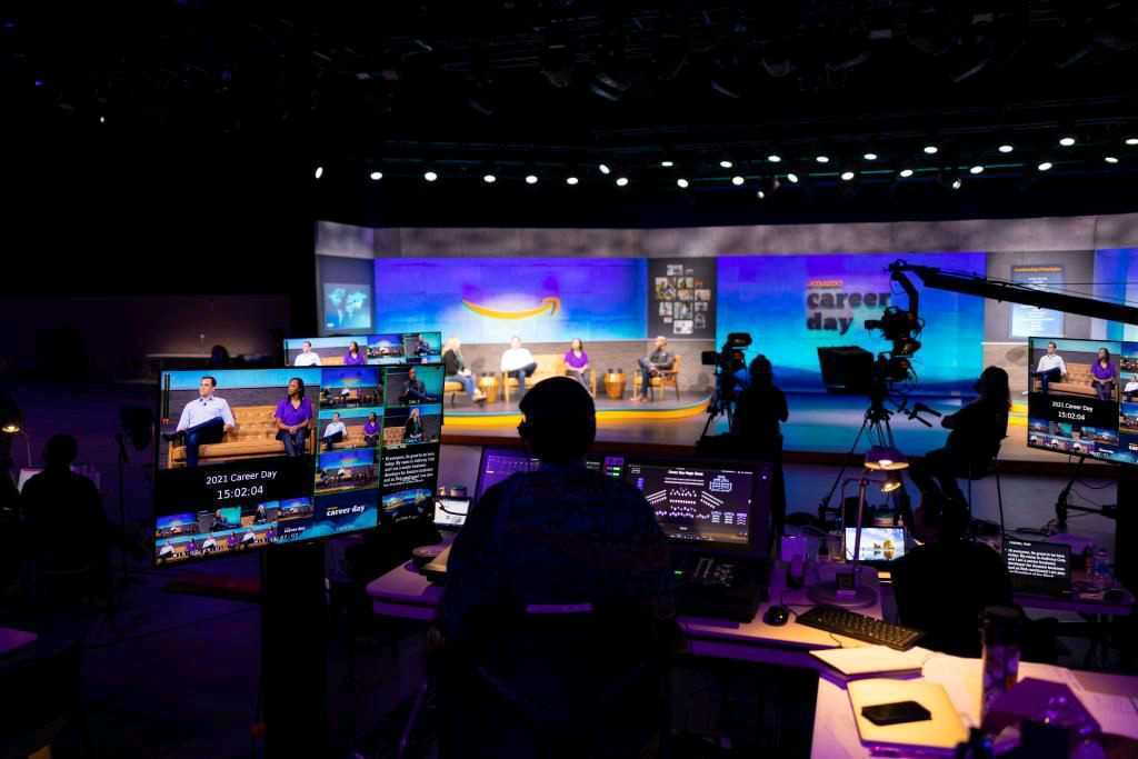 Amazon successfully wraps up its first Career Day in India; more than 400,000 people apply for jobs