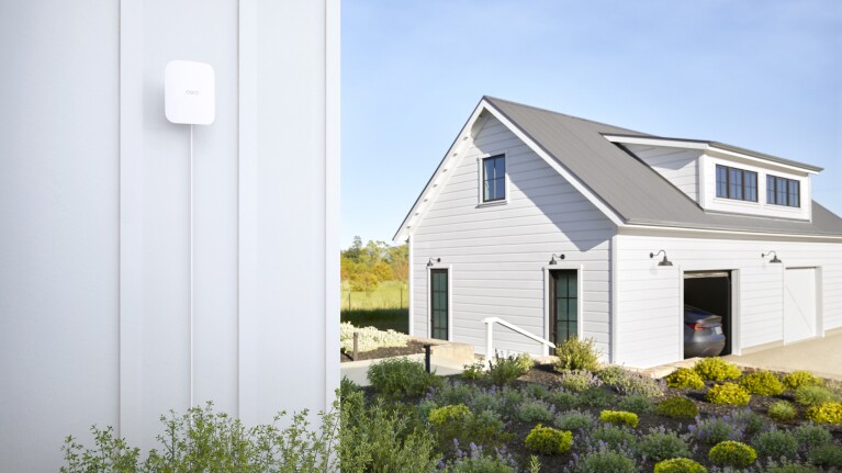 eero outside on a white house