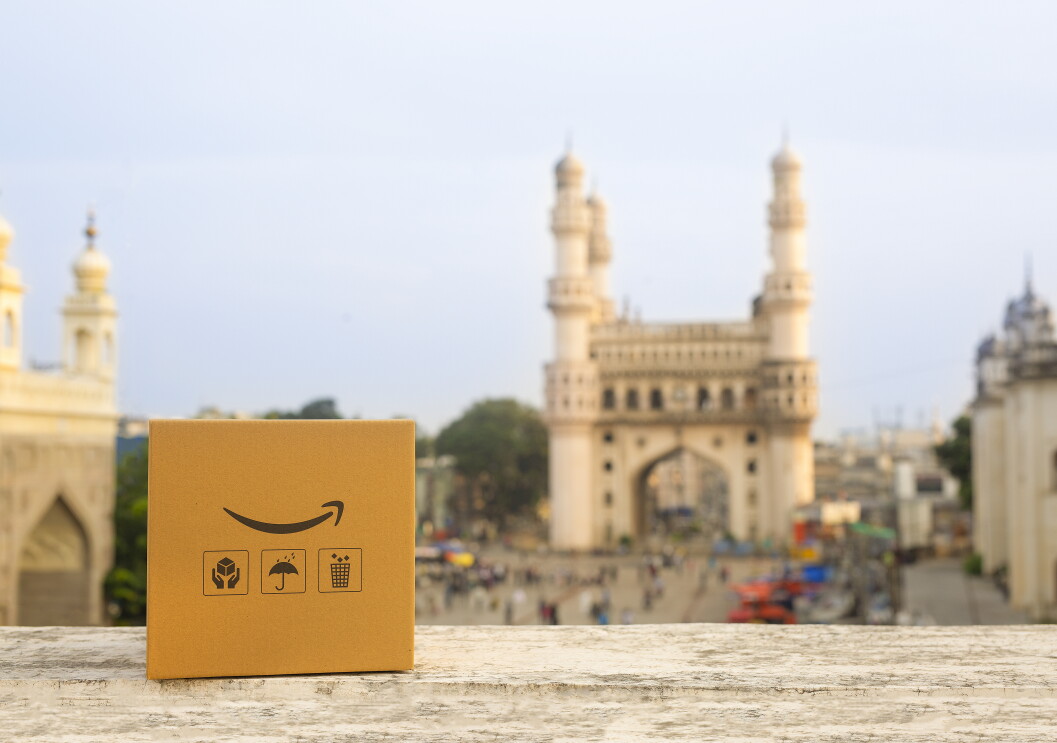 Journey of the Amazon box across iconic Indian locations