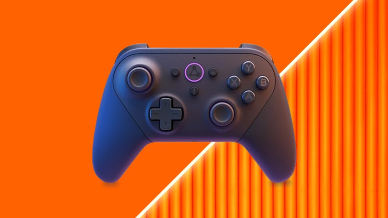 Manette noire pour console de jeux Amazon Luna sur fond orange pour les soldes du Black Friday d'Amazon