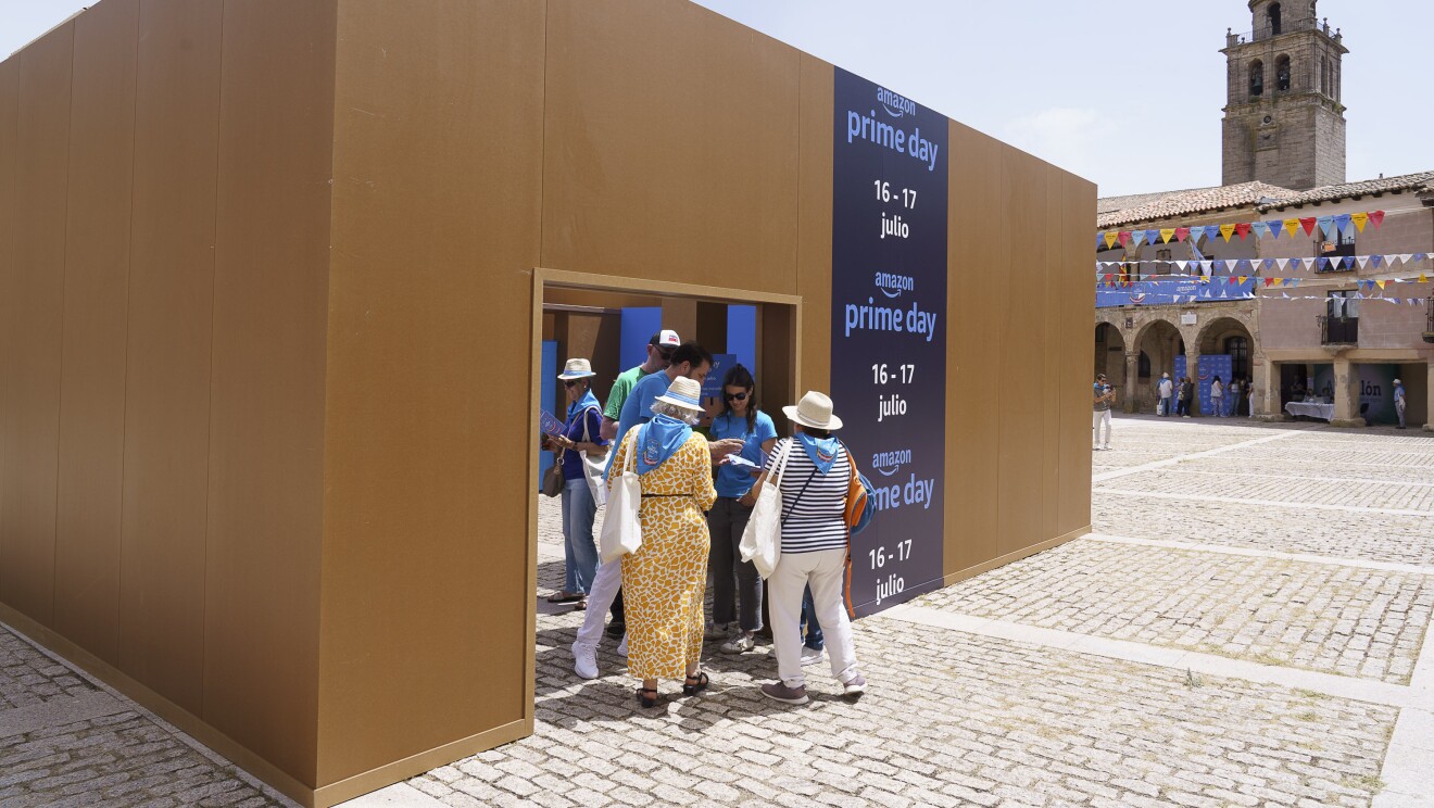Plaza de Medinaceli con la Caja Prime