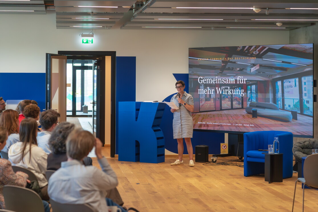 Community Day, Bettina Stix spricht