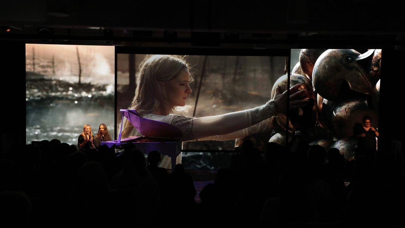 演员的形象从《魔戒》的力量在一个事件在洛杉矶