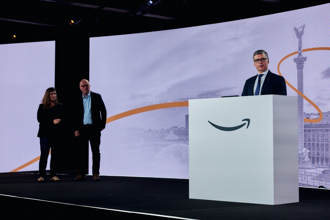 Ukrainischer Botschafter dankt Amazon Mitarbeiter:innen.jpg