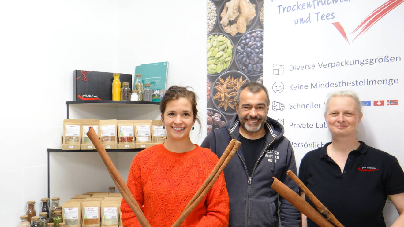 Das pikantum-Team motiviert bei der Arbeit.