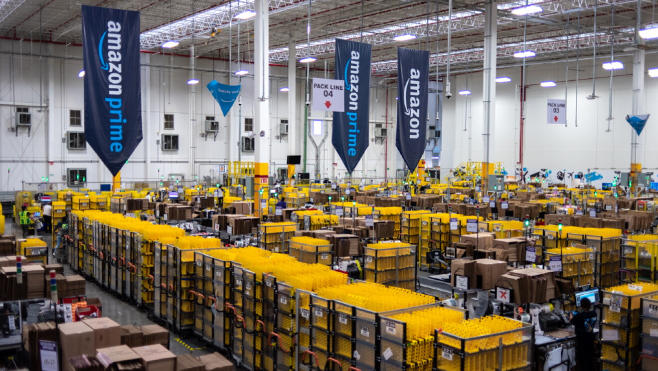 Una imagen de un centro de envío de Amazon en México. 