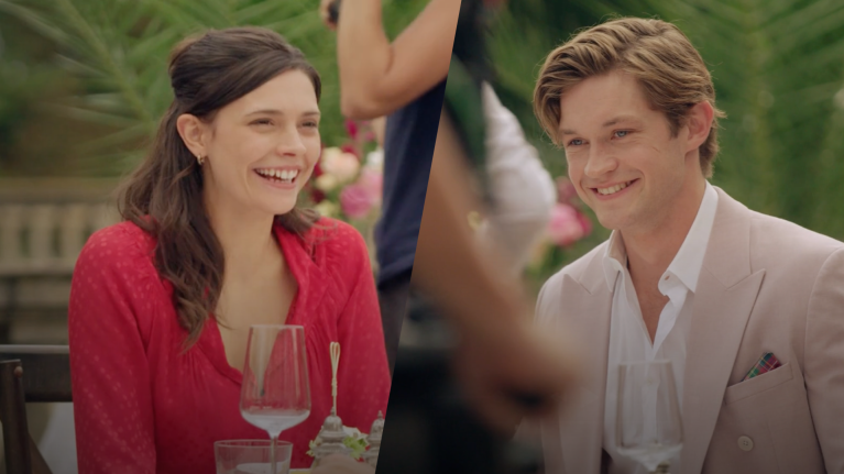 Maxton Hall 2: Ruby und James lachen in die Kamera