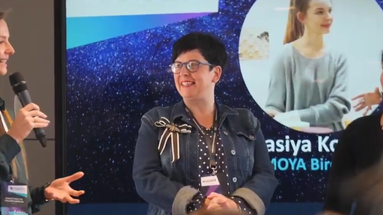 Auf der UdZ Kick-off-Veranstaltung wird eifrig diskutiert - mit dabei ist auch die ehemalige UdZ-Gewinnerin Ines Spanier. 