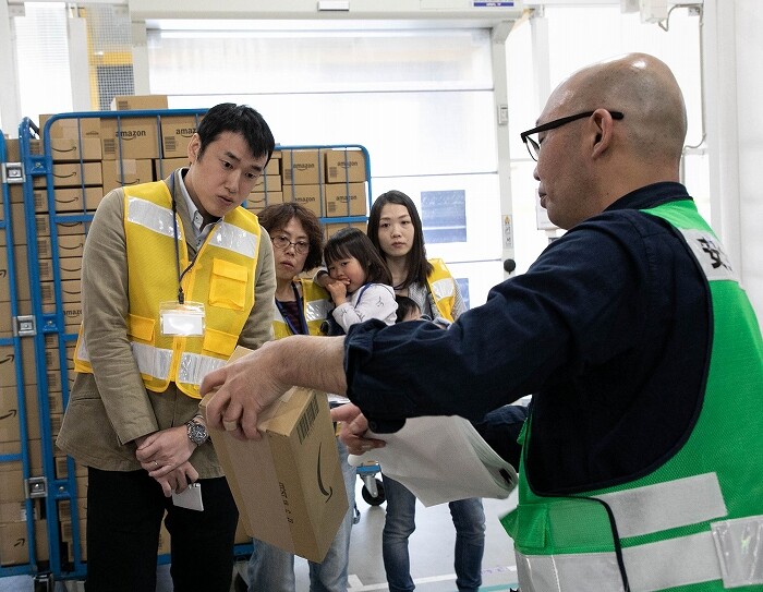 アマゾンフルフィルメントセンターを見学