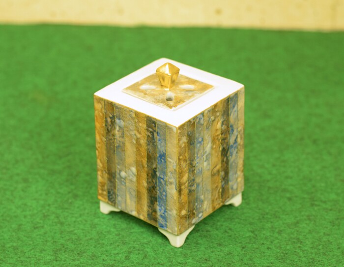 Amazon Story:販売することで九谷焼の技を守る