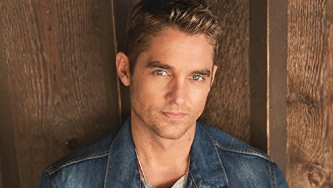 最好的' 2017年最听艺术家:布雷特年轻”width=