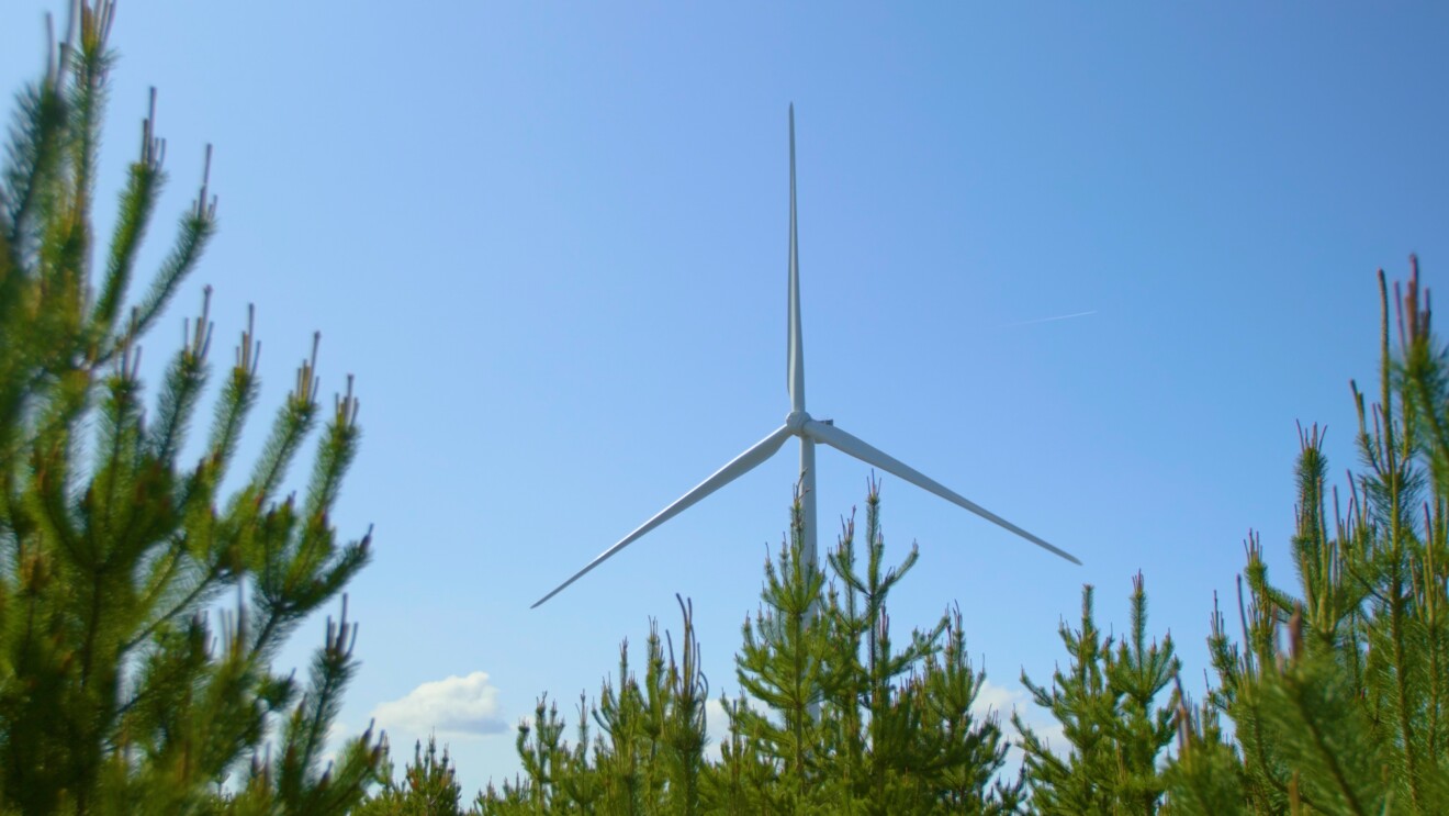 aws-ire-wind-farm-turbine-EU-renewables_1.jpg