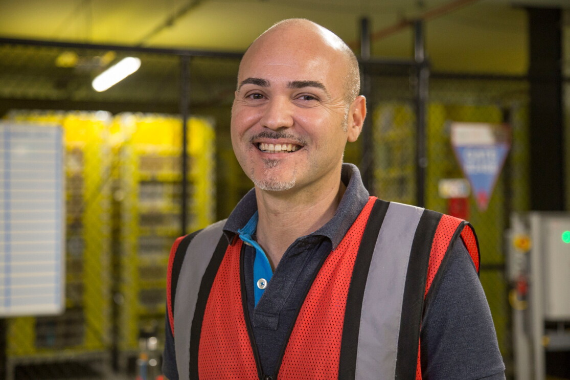 Foto del sorriso di Salvatore Cirillo, RME Technician presso il Centro di Distribuzione Amazon di Passo Corese