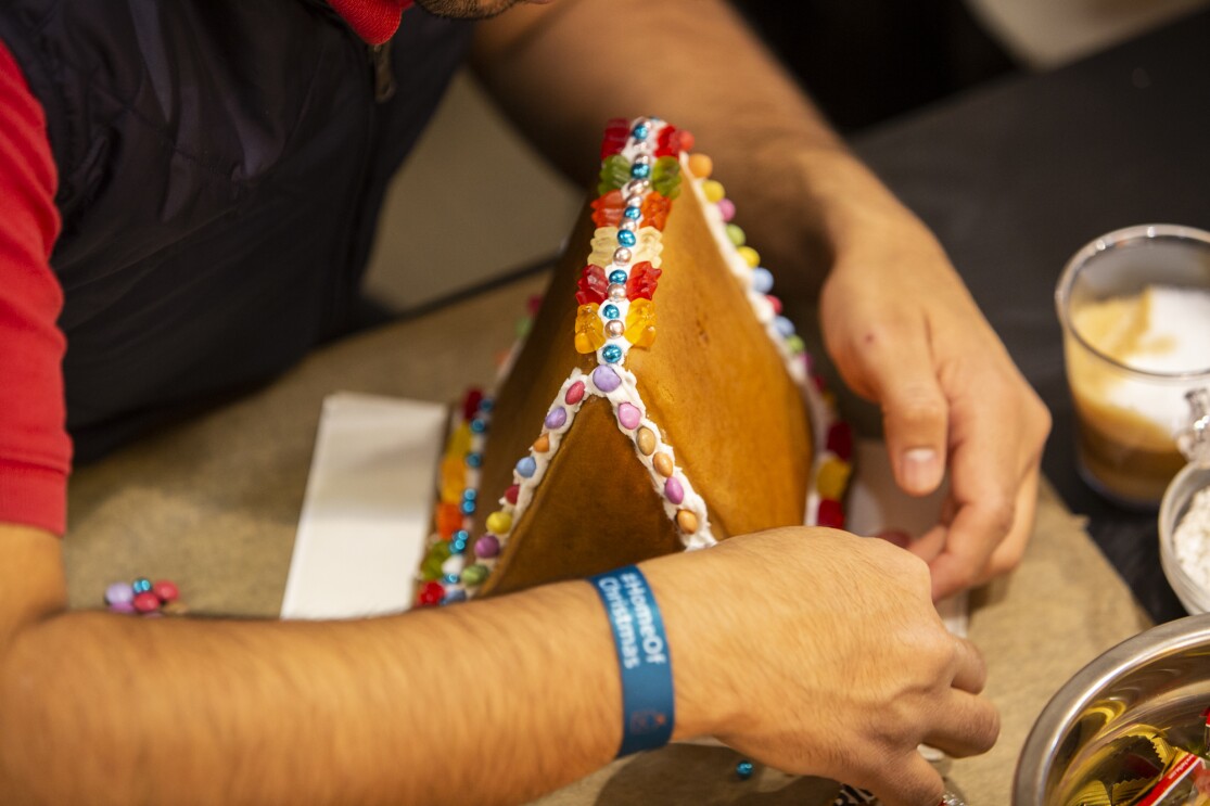 Amazonde_#HomeOfChristmas_Lebkuchenhaus backen mit Felicitas Then