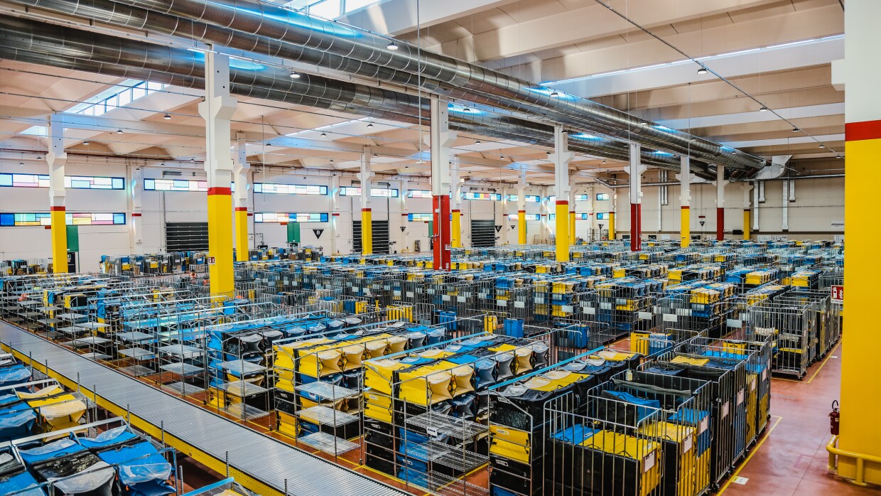 Photo of an Amazon Logistics site in Italy