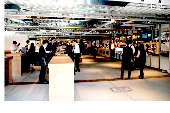 期間限定の「Amazon Bar」で自分好みのお酒を見つけよう