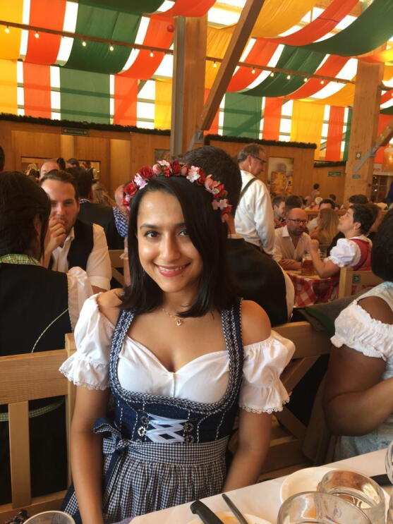 Mehak auf ihrem Werdegang.