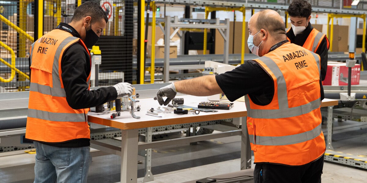 Amazon launched an Apprenticeship Program in Spain to train future RME ...