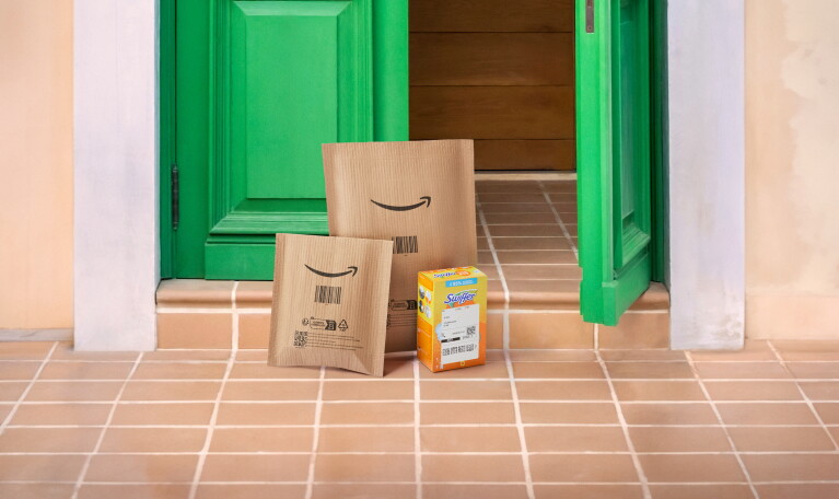 Padded mailers and SIPP on a doorstep