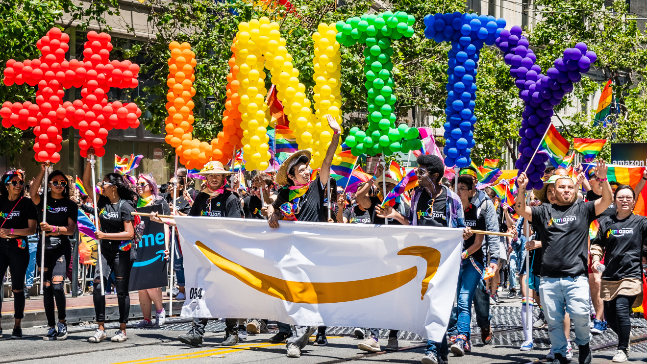 Glamazon uznany za jedną z 10 najlepszych sieci wspierających środowisko LGBTQ+