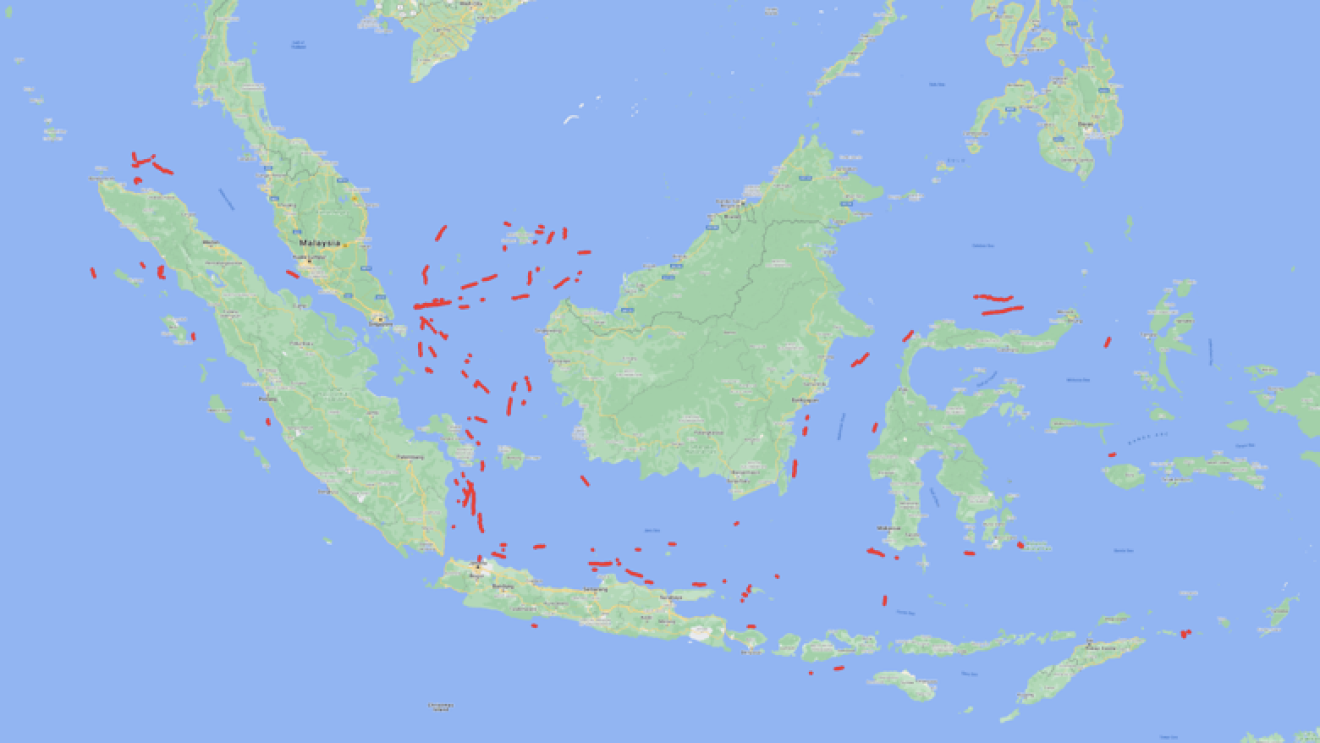 Satellite imagery tracking source of oil slicks