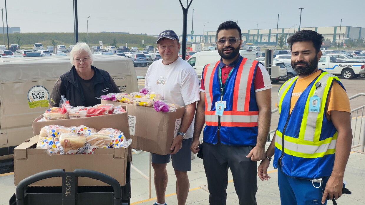 Jasper Fire Donation to Food Bank 