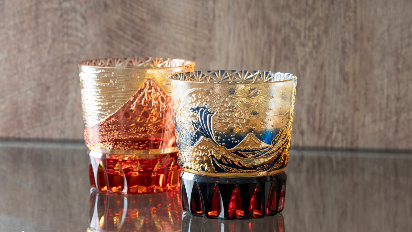 富士山の絵柄をあしらったグラス