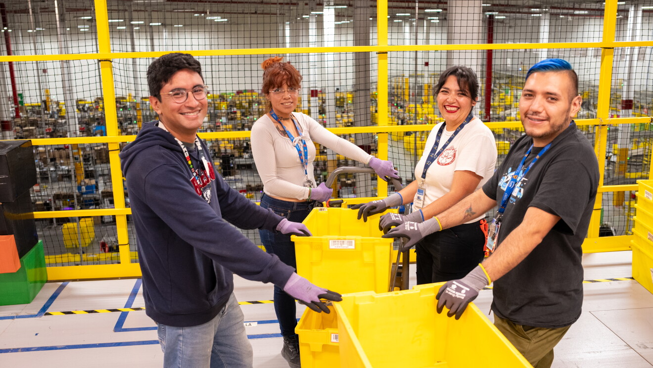 Más de 11,000 personas se sumarán a Amazon México esta temporada de fin de año - visual 2